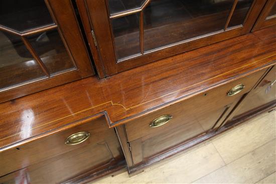 An Edwardian George III style mahogany breakfront library bookcase, W.9ft 2in. D.1ft 11in. H.8ft 6in.